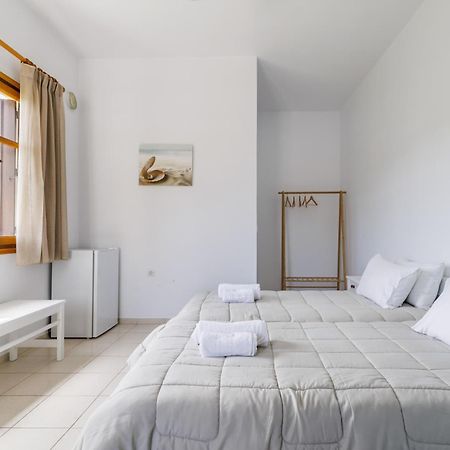 White Lily Aparthotel Скопелос Екстериор снимка