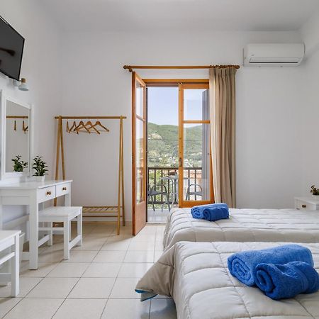 White Lily Aparthotel Скопелос Екстериор снимка