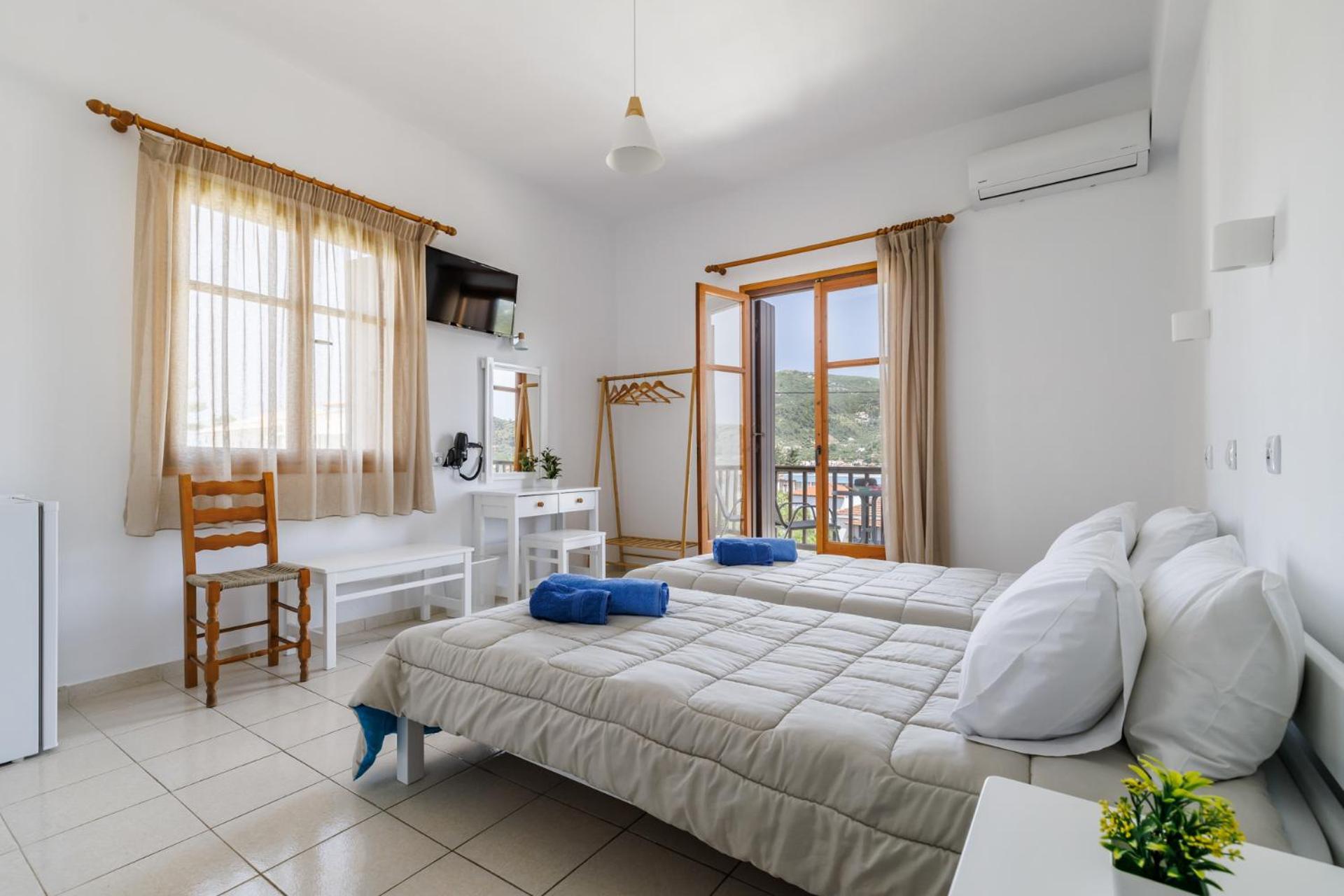 White Lily Aparthotel Скопелос Екстериор снимка